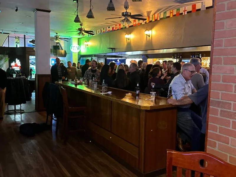 Charming Bar & Lounge for Celebrations in Belmont - Gallery image