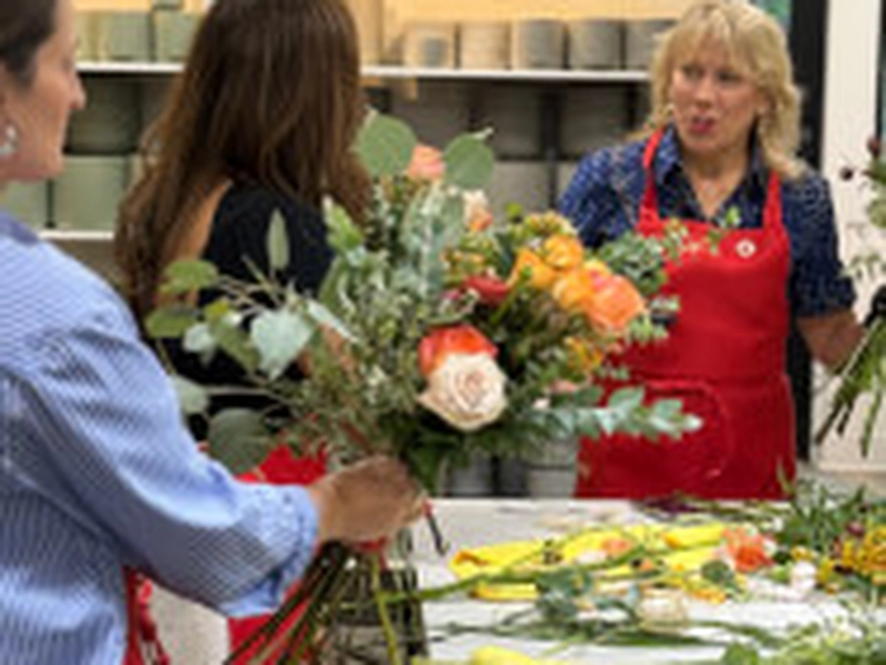 Floral Design Workshop for Team Building and Creative Collaboration - Gallery image