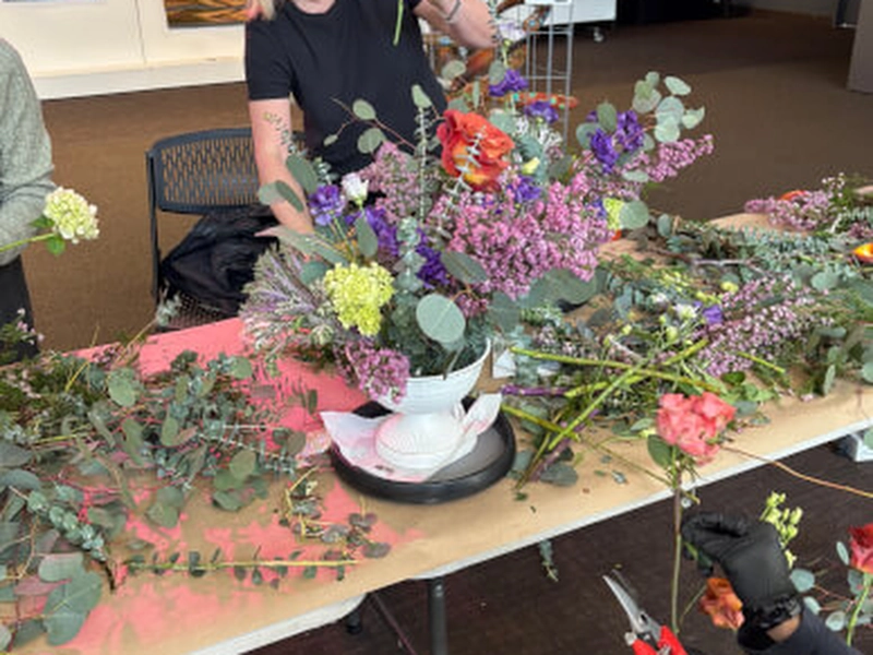 Floral Design Workshop: Crafting Elegant Arrangements for Teams - Gallery image