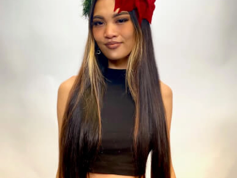 Holiday-Themed Headdress Crafting Workshop for Teams - Gallery image