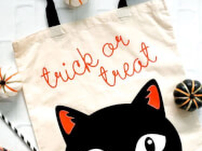 Halloween Tote Bag Painting Workshop for Teams - Featured image