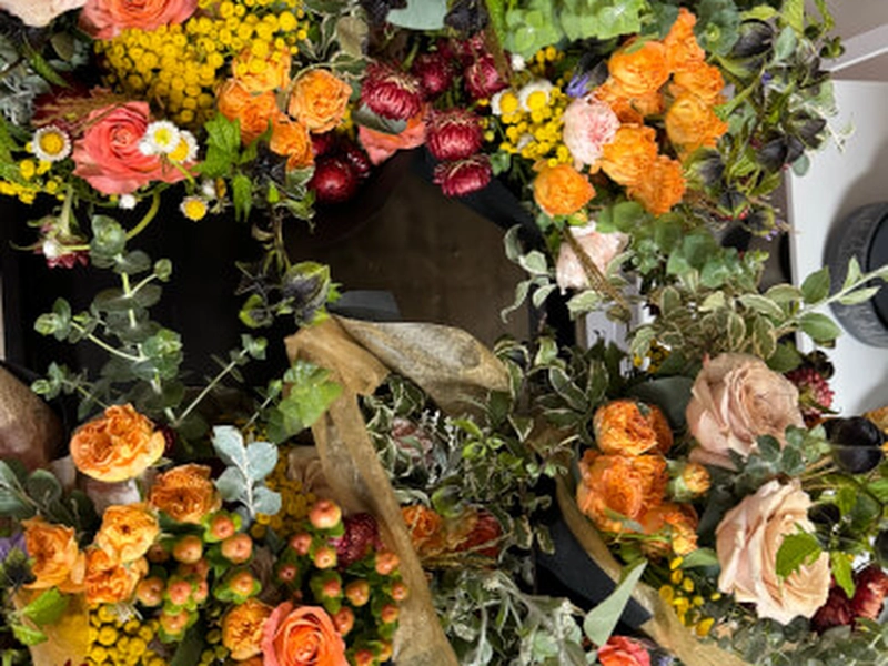 Floral Design Workshop for Team Building and Creative Collaboration - Gallery image