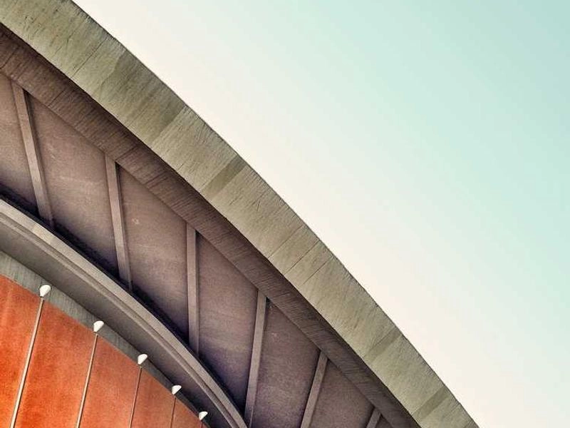 Orange Corporate Transport Solutions - Gallery image