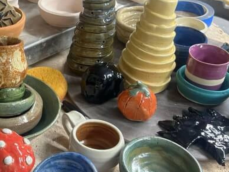 Bisque Pottery Glazing Workshop for Creative Team Building - Gallery image