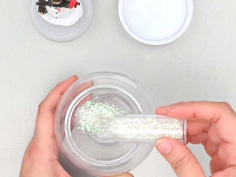 Snow Globe Crafting Workshop for Team Building - Gallery image