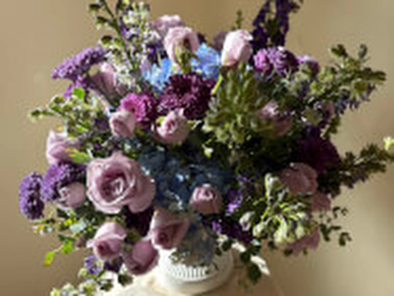 Floral Design Workshop: Crafting Elegant Arrangements for Teams - Featured image