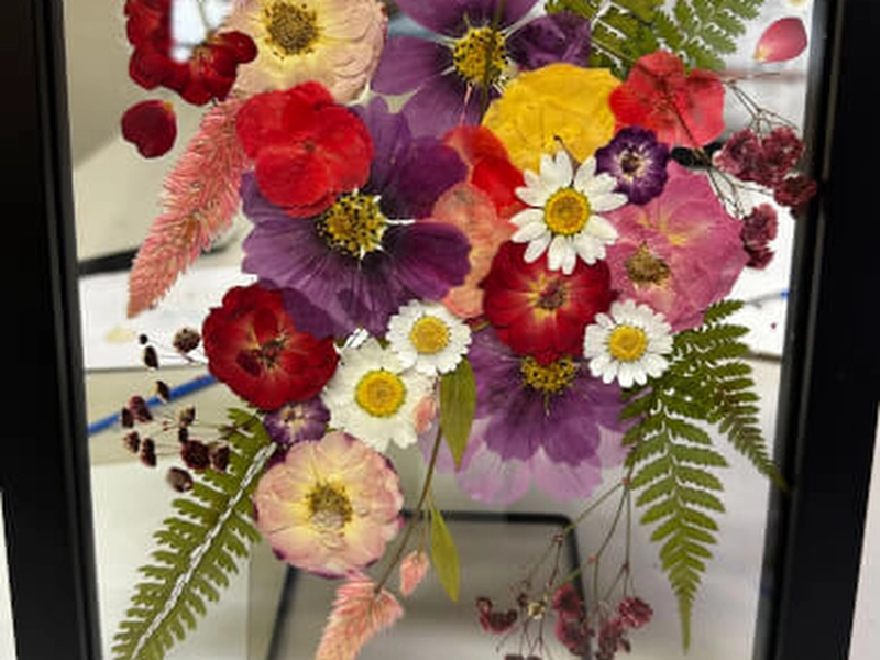 Pressed Flower Frame Artistry Workshop for Team Building - Gallery image