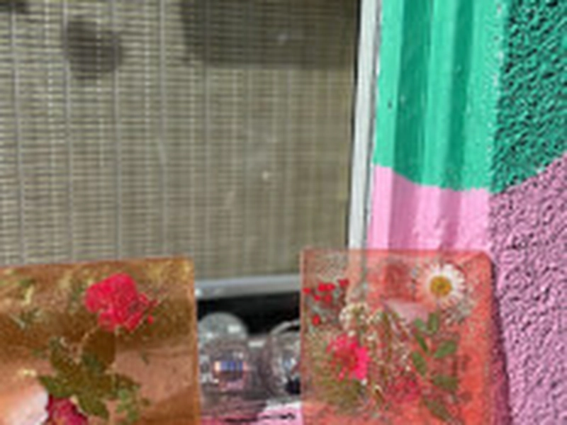 Resin Art Workshop: Design Custom Jewelry & Accessories - Gallery image