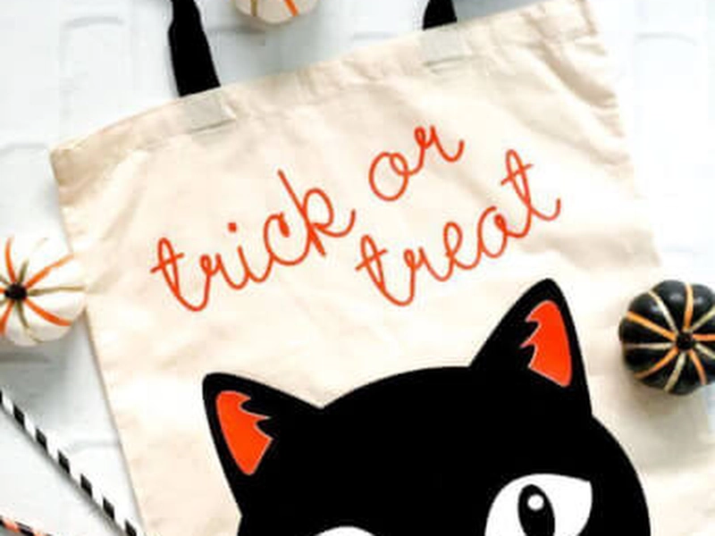 Halloween Tote Bag Painting Workshop for Teams - Gallery image