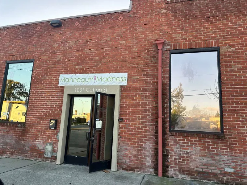 Warehouse with Skylights for Events in East Peralta - Gallery image