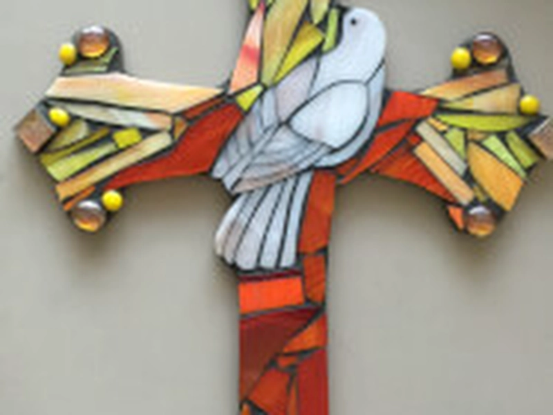 Glass Mosaic Workshop: Create Stained Glass Cross Art - Featured image